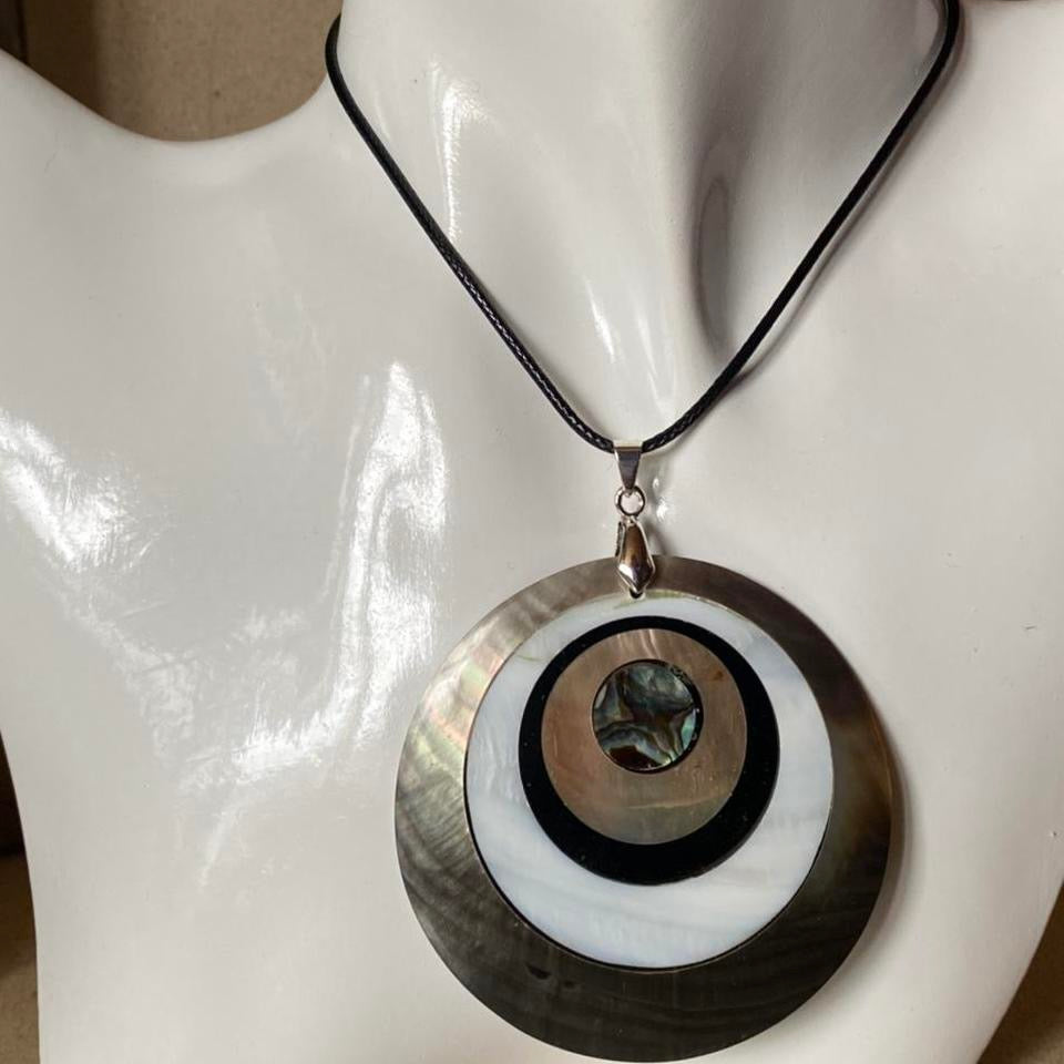 Large circle hot sale pendant necklace