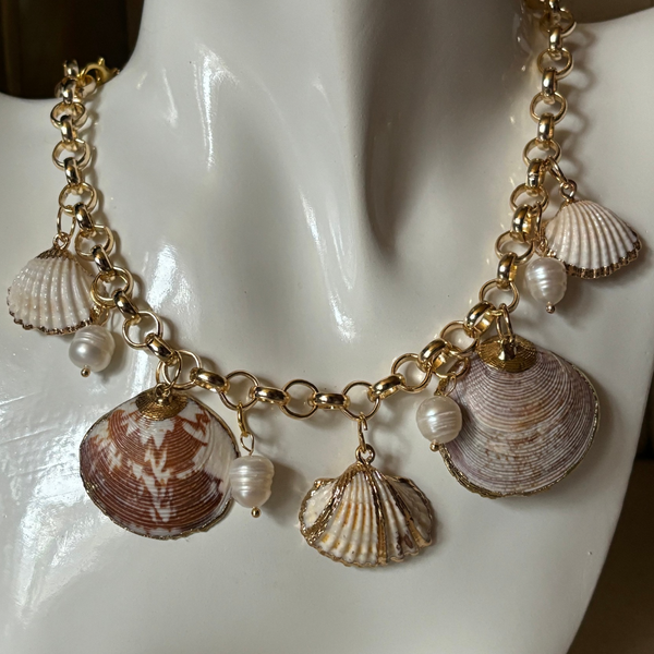 oversized shell necklace