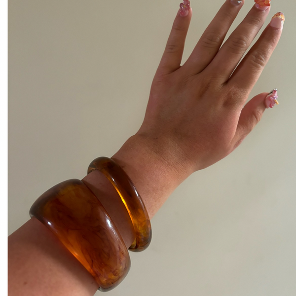 resin chunky bangle in brown