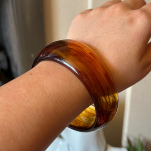 resin chunky bangle in brown