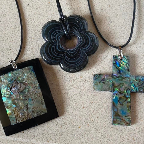 oversized cross pendant necklace