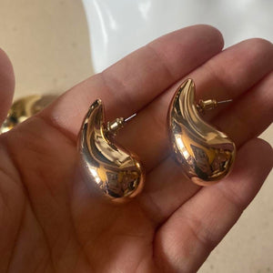 gold teardrop earrings