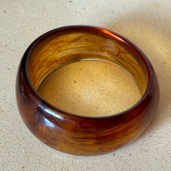 resin chunky bangle in brown