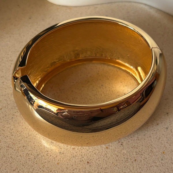 chunky oval bangle in gold