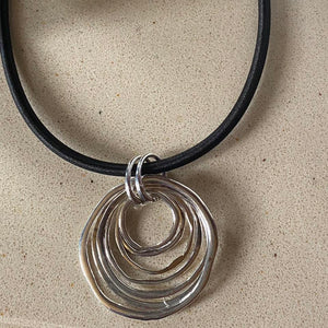 oval pendant chunky necklace