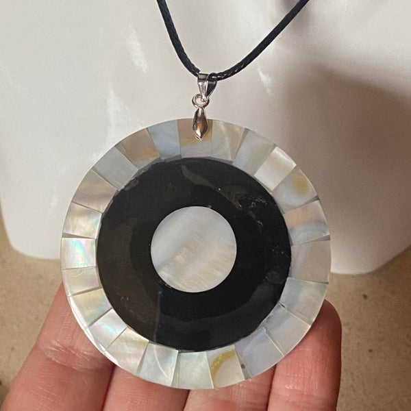 large circle mother of pearl shell pendant necklace