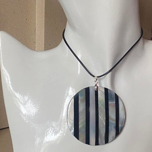 large stripe mother of pearl shell pendant necklace