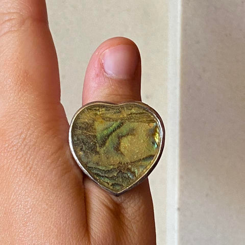 heart shell stone ring