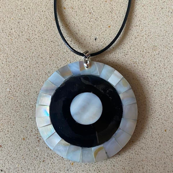 large circle mother of pearl shell pendant necklace