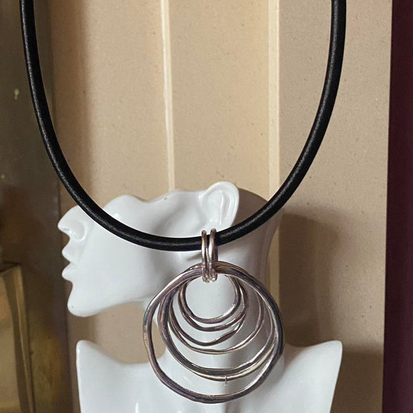 oval pendant chunky necklace