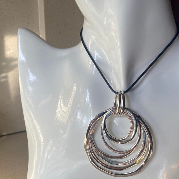 large oval pendant necklace