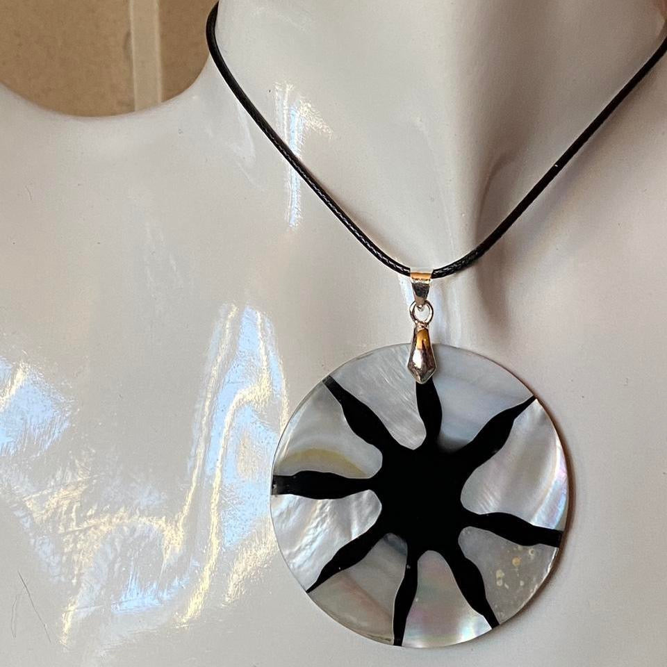 large circle shell pendant necklace